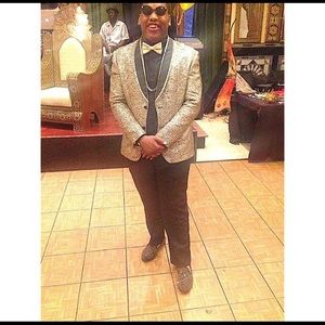 Meet your Posher, Everett